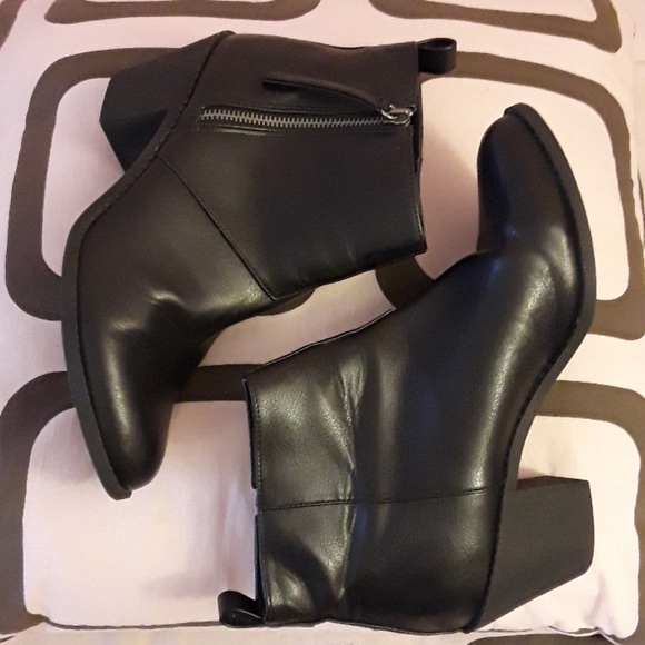 COPY -SOLD Forever 21 Women's Ankle Boots Black - Picture 3 of 10